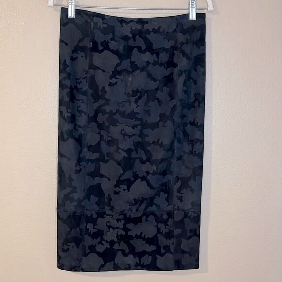 VERONICA BEARD | Black Suede Real Leather Camo Midi Pencil Skirt | Size: 4 - Picture 1 of 10